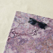 Serviette De Plage Marbre rose et pourpre (En situation)