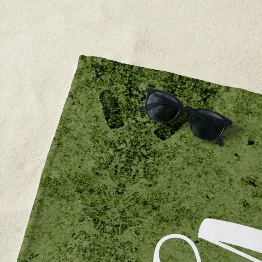 Serviette De Plage Mariée Personnalisée EVJF Bride Script Blanc (En situation)