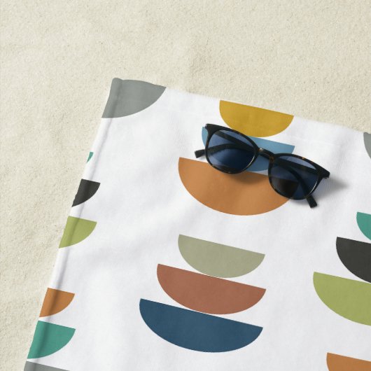 Serviette De Plage Minimalisme moderne du milieu du siècle (En situation)