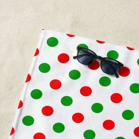Serviette De Plage Modèle à pois blancs rouges et verts (En situation)