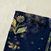 Serviette de plage moderne avec guitare à fleurs (En situation)