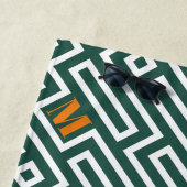 Serviette de plage moderne blanche verte pour cade (En situation)