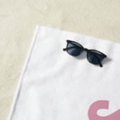 Serviette De Plage Moderne Chic Rose & Blanc  (En situation)