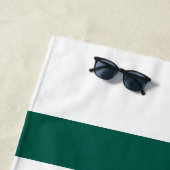 Serviette De Plage Moderne Élégant Vert Blanc Motif de Rayures Nom (En situation)