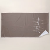 Serviette De Plage Moderne Monogramme Nom Script Taupe (Devant)