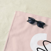 Serviette De Plage Moderne Pastel Rose Beauté Personnalisée Vous Nom (En situation)
