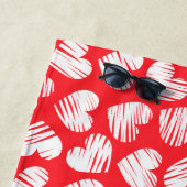 Serviette De Plage Moderne Rouge et Blanc Doodled Heart Valentine Nom (En situation)