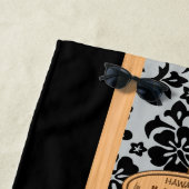 Serviette De Plage Mokuleia Hawaiian Faux Wood Monogram Surboard (En situation)
