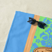 Serviette De Plage Mokuleia Hawaiian Faux Wood Monogram Surboard (En situation)