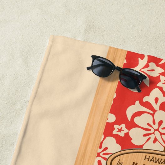 Serviette De Plage Mokuleia Hawaiian Faux Wood Monogram Surboard (En situation)