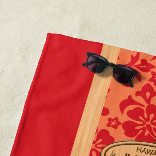 Serviette De Plage Mokuleia Hawaiian Faux Wood Monogram Surboard (En situation)