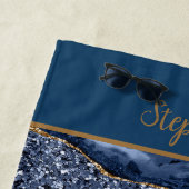 Serviette De Plage Monogram Blue Gold Parties scintillant Agate Motif (En situation)