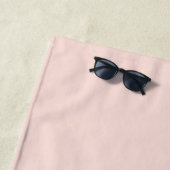 Serviette De Plage Monogram Blush Pink and White (En situation)