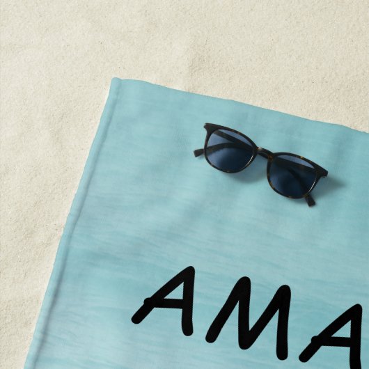 Serviette de plage Monogram de Sea Horse (En situation)