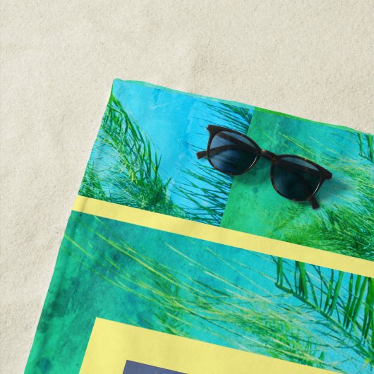 Serviette de plage Monogram Palm Trees de couple (En situation)