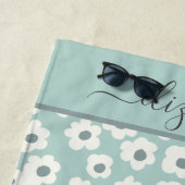 Serviette De Plage Monogramme Boho Sage Vert Blanc Gris Floral (En situation)