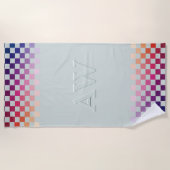 Serviette De Plage Monogramme de bordure à damier à dégradé moderne (Devant)