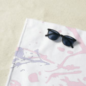 Serviette De Plage Monogramme de flamingo peint à la main (En situation)