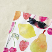 Serviette De Plage Monogramme de fruit à l'aquarelle (En situation)