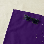 Serviette De Plage Monogramme de Parties scintillant d'argent violet (En situation)