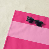 Serviette De Plage Monogramme de prénom écriture rose fille (En situation)