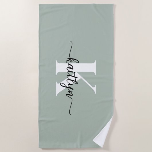 Serviette De Plage Monogramme de script vert sauge (Devant)