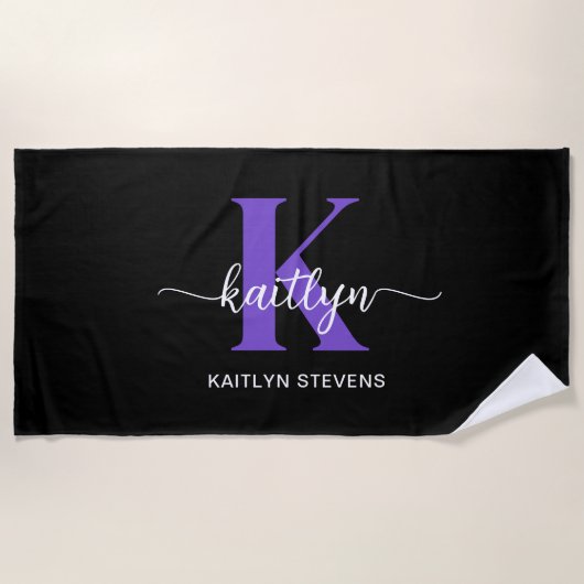 Serviette De Plage Monogramme de script violet noir (Devant)