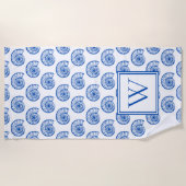 Serviette De Plage Monogramme des coques bleu et blanc côtiers (Devant)