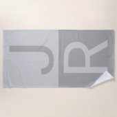 Serviette De Plage Monogramme d'initiales Modernes Gris Clair & Gris (Devant)