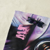 Serviette De Plage Monogramme Femme Grafitti avec caméra (En situation)