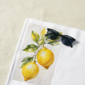 Serviette De Plage Monogramme moderne Zesty Lemon (En situation)