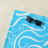 Serviette De Plage Monogramme Motif de de tourbillons Abstraits bleu (En situation)