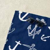 Serviette De Plage Monogramme nautique Ancre bleu marine Motif (En situation)