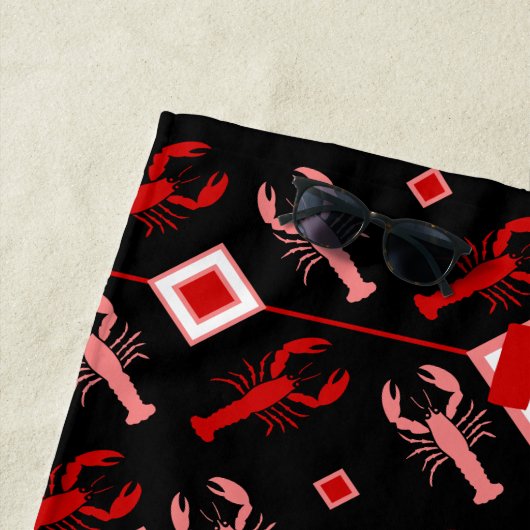 Serviette De Plage Monogramme noir et rouge Homard Thème côtier (En situation)