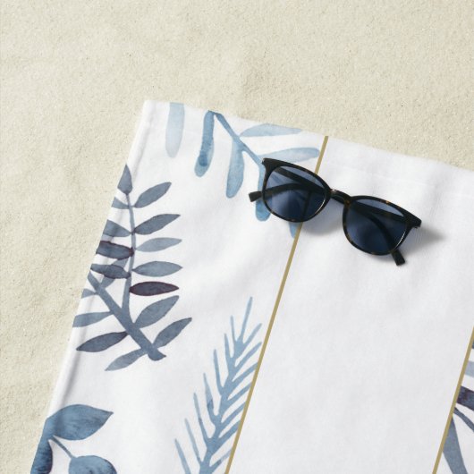 Serviette De Plage Monogramme or Azure Blue Botanical Feuille Mariage (En situation)