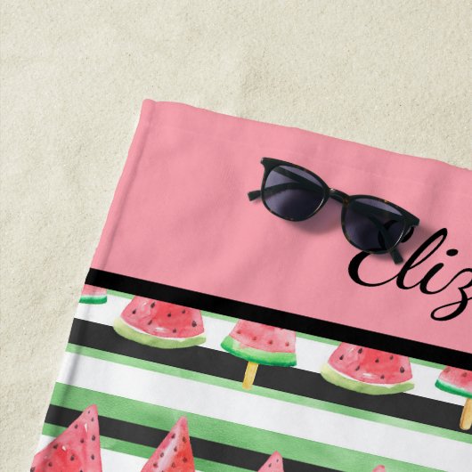 Serviette De Plage Monogramme pastèque rose vert blanc noir (En situation)