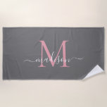 Serviette De Plage Monogramme rose rose gris moderne Script féminin<br><div class="desc">Élégant Gris Blush rose Monogramme Feminine Moderne Fille Script Serviette de plage</div>