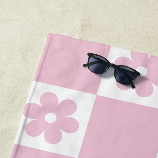 Serviette De Plage Motif à fleurs roses (En situation)