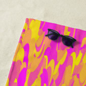 Serviette De Plage Motif Abstrait rose jaune orange (En situation)