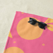 Serviette De Plage motif Abstrait tangerine rose et jaune (En situation)