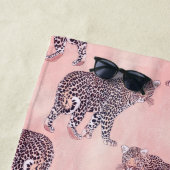 Serviette De Plage Motif animal léopard rose moderne (En situation)