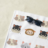 Serviette De Plage Motif avec de mignonnes têtes de chat (En situation)