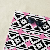 Serviette De Plage Motif aztèque rose (En situation)