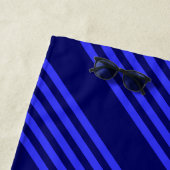 Serviette De Plage Motif bleu cinq bandes (En situation)