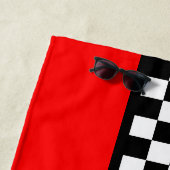 Serviette De Plage Motif Checkered de voiture de course de monogramme (En situation)