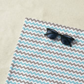 Serviette De Plage Motif chevron bleu gris moderne (En situation)