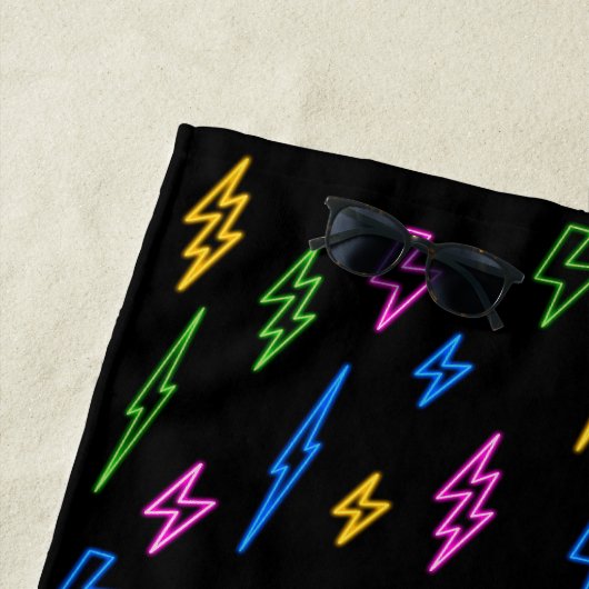Serviette De Plage Motif couleur Retro Neon Lightning (En situation)
