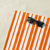 Serviette De Plage Motif de bandes verticales blanches orange (En situation)