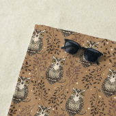 Serviette De Plage Motif de bois illustré de Chouette Brown (En situation)