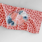 Serviette De Plage Motif de cœurs rouges sur fleur bleue monogrammée